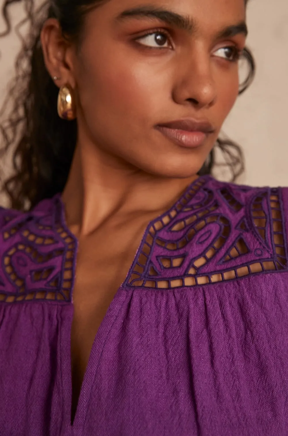 CLARITA PURPLE SLEEVELESS BLOUSE