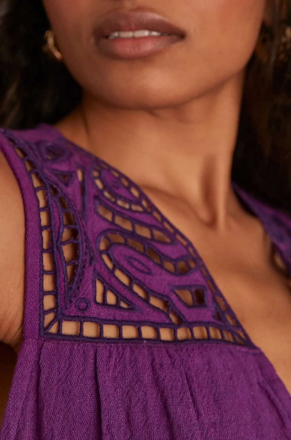 CLARITA PURPLE SLEEVELESS BLOUSE