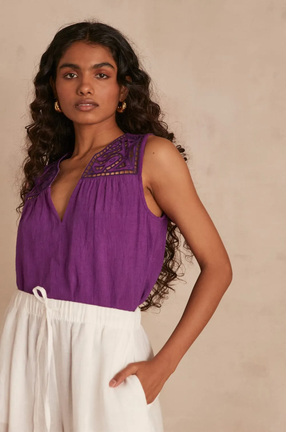 CLARITA PURPLE SLEEVELESS BLOUSE