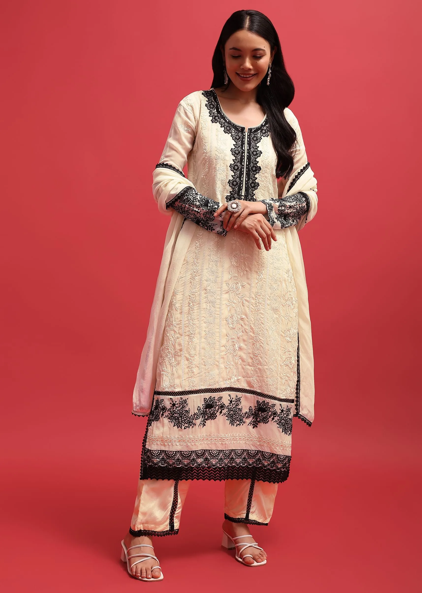 Off White Organza Kurta Pant Set With Resham Work